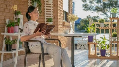 Μια χριστιανή συλλογίζεται τα λόγια του Θεού