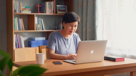 Αγαλλιάζω στα ζωντανά νερά της ζωής