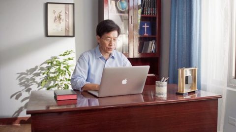 Βγάζοντας τη μάσκα