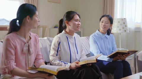 Γιατί να ακολουθείς κάποιον ενώ πιστεύεις στον Θεό;